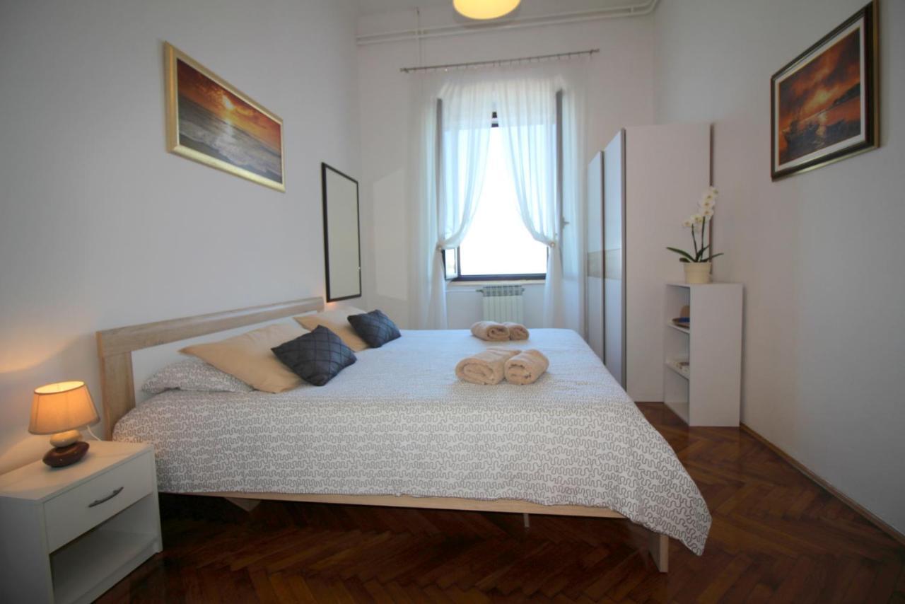 Apartment Old City Porec Bagian luar foto