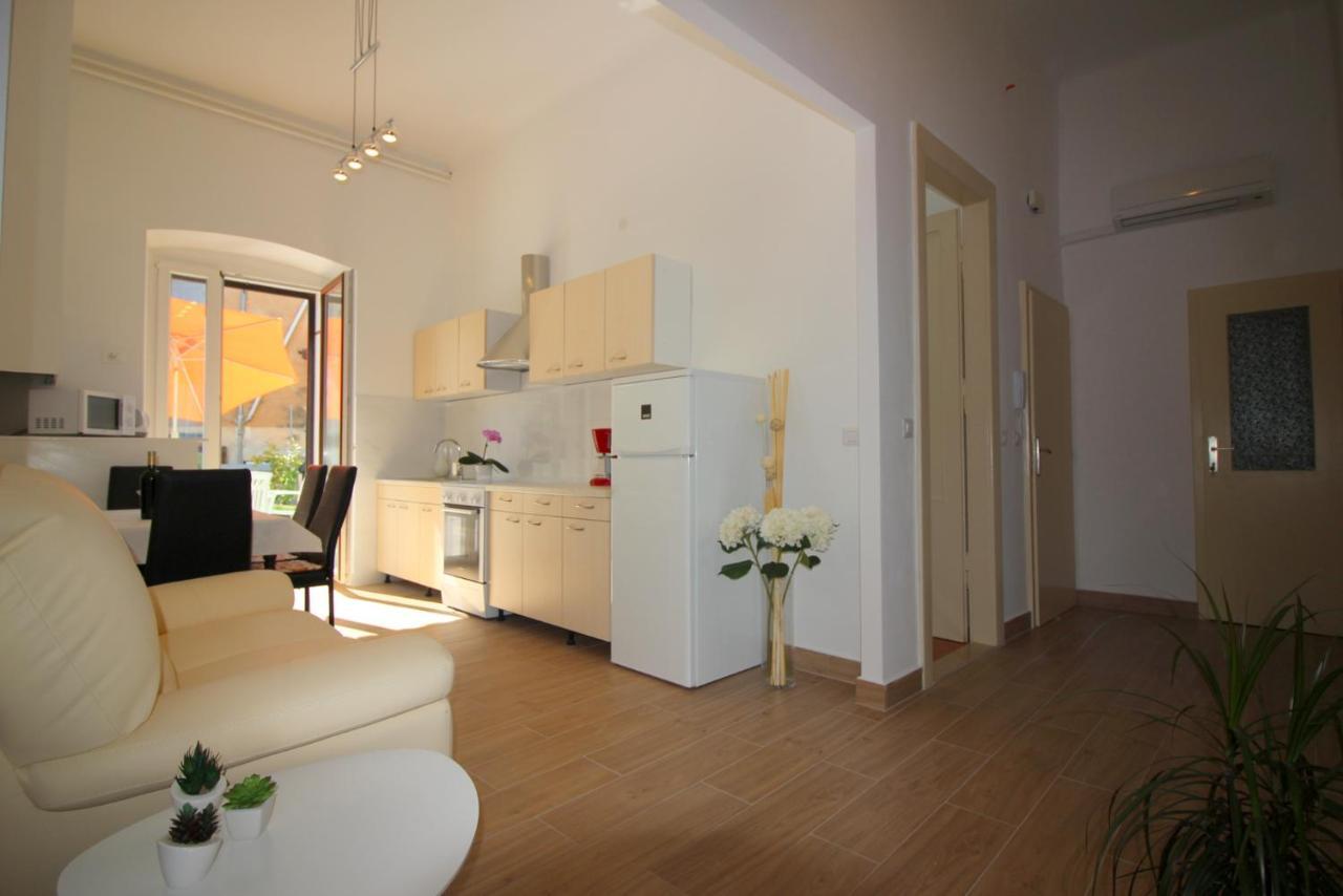 Apartment Old City Porec Bagian luar foto