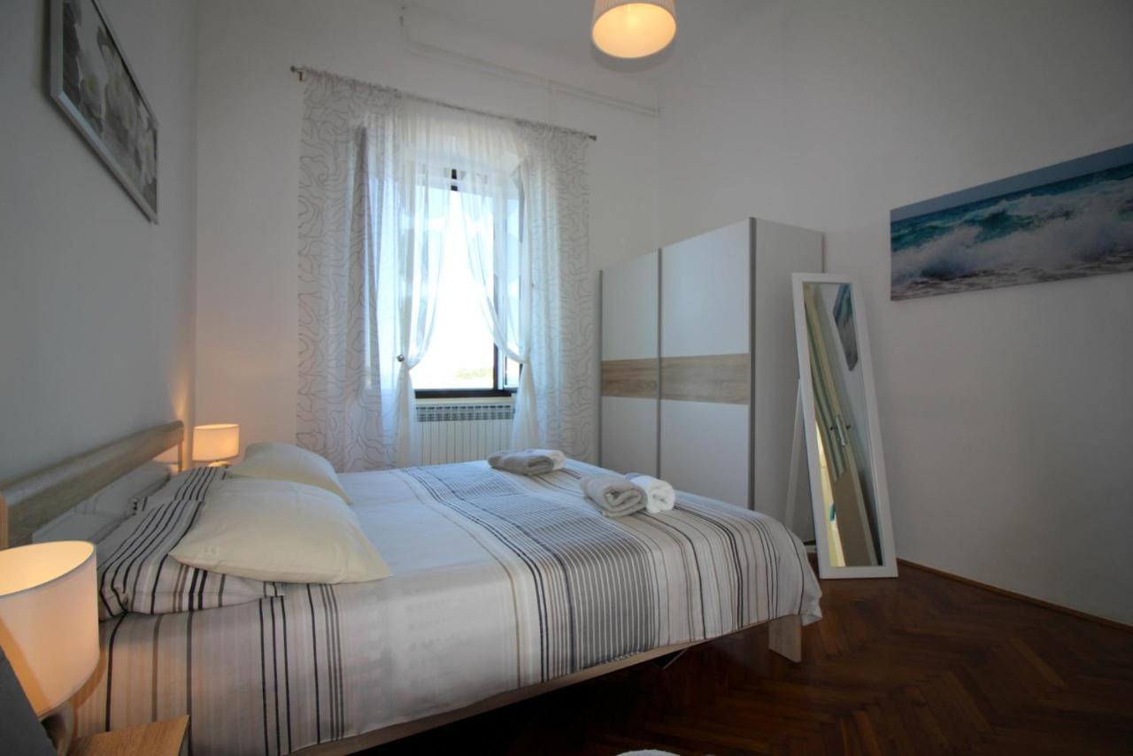 Apartment Old City Porec Bagian luar foto