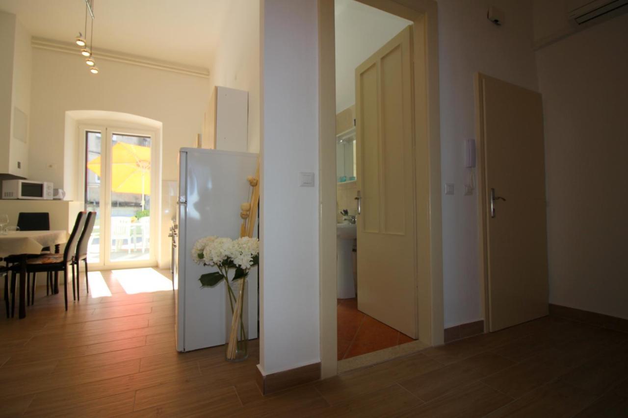 Apartment Old City Porec Bagian luar foto
