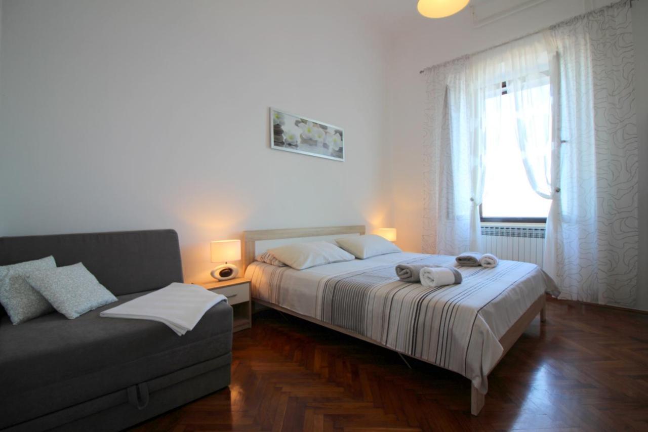 Apartment Old City Porec Bagian luar foto